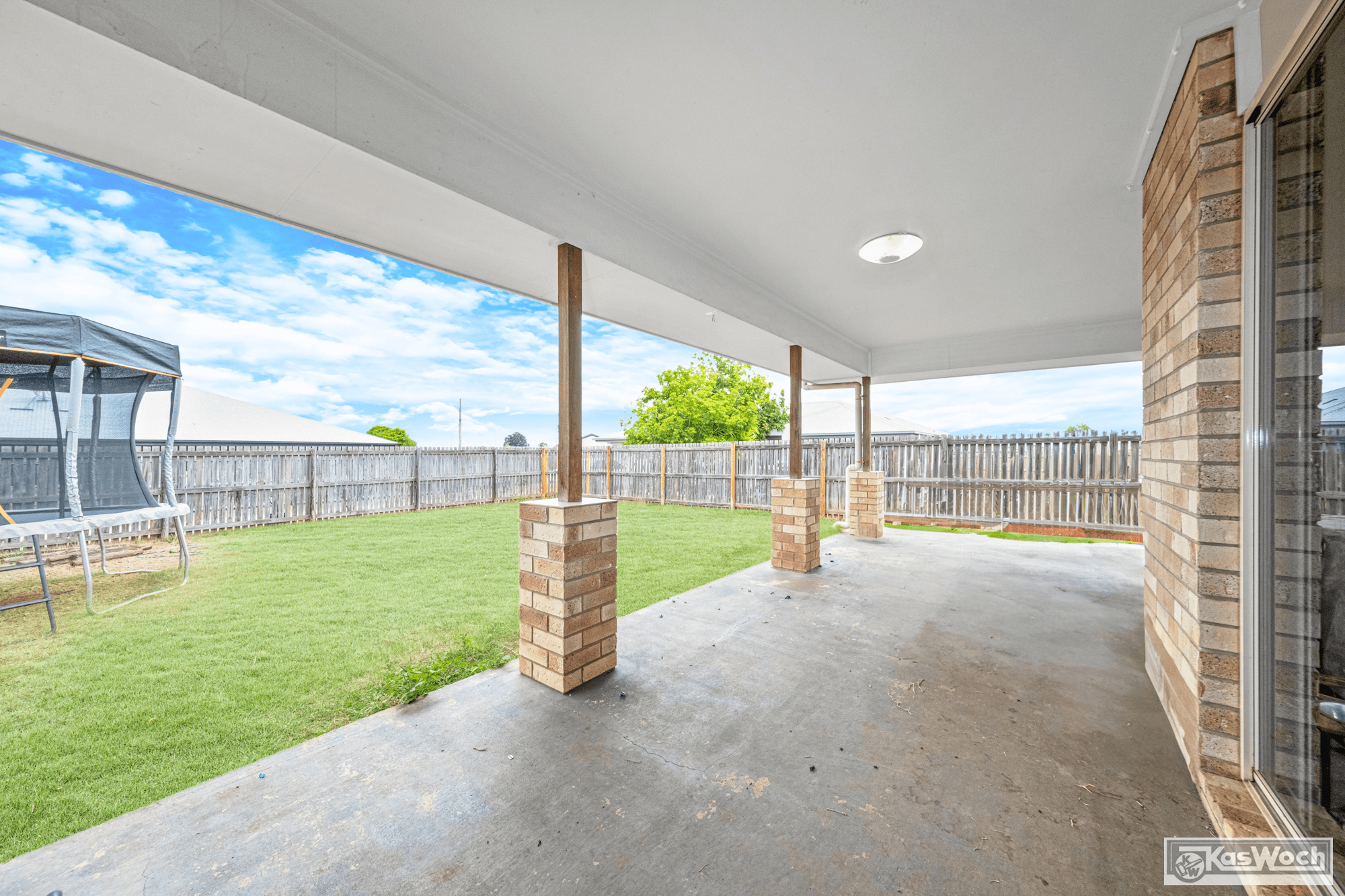 8 BRONCO CRESCENT, GRACEMERE, QLD 4702