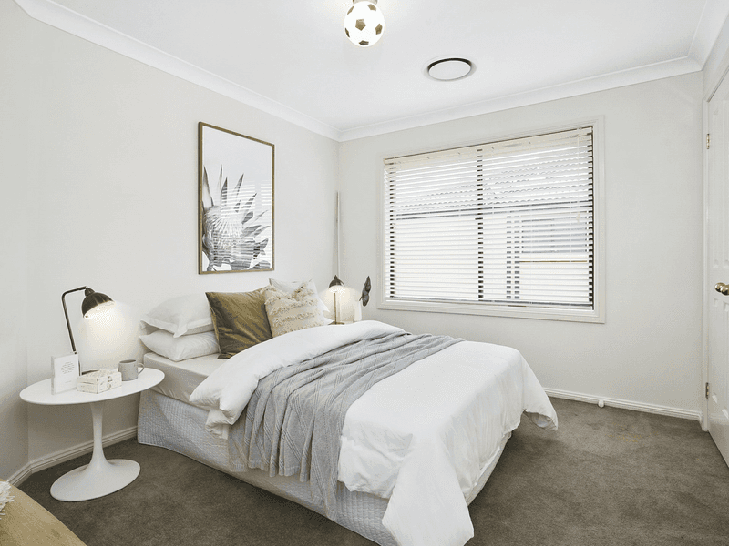 8 Laurie Place, BELROSE, NSW 2085