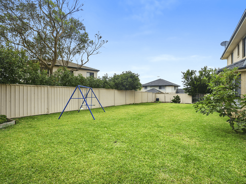 8 Laurie Place, BELROSE, NSW 2085