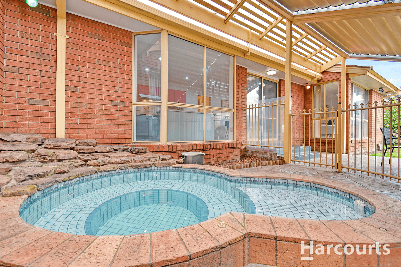 16 Cabinda Drive, KEYSBOROUGH, VIC 3173
