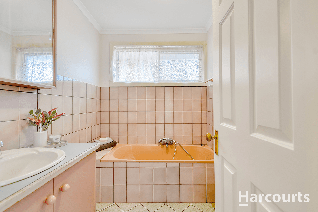 16 Cabinda Drive, KEYSBOROUGH, VIC 3173