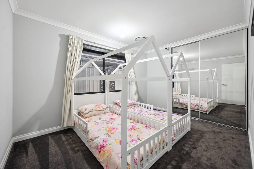 9 Loseto Link, PIARA WATERS, WA 6112