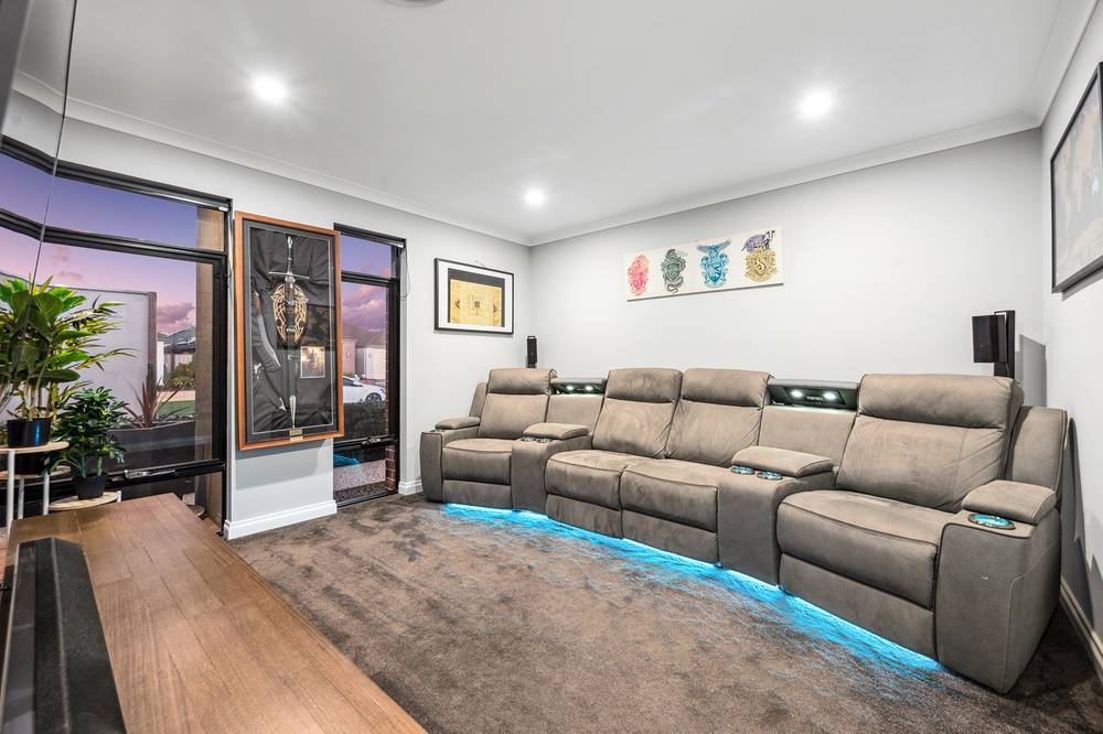 9 Loseto Link, PIARA WATERS, WA 6112