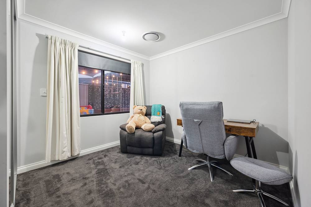 9 Loseto Link, PIARA WATERS, WA 6112