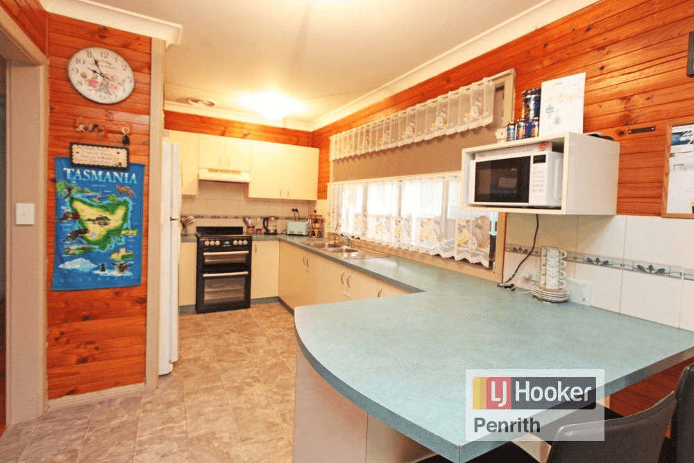 25 Tarawa Road, LETHBRIDGE PARK, NSW 2770