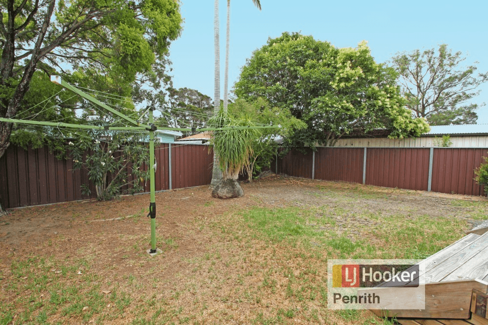 25 Tarawa Road, LETHBRIDGE PARK, NSW 2770