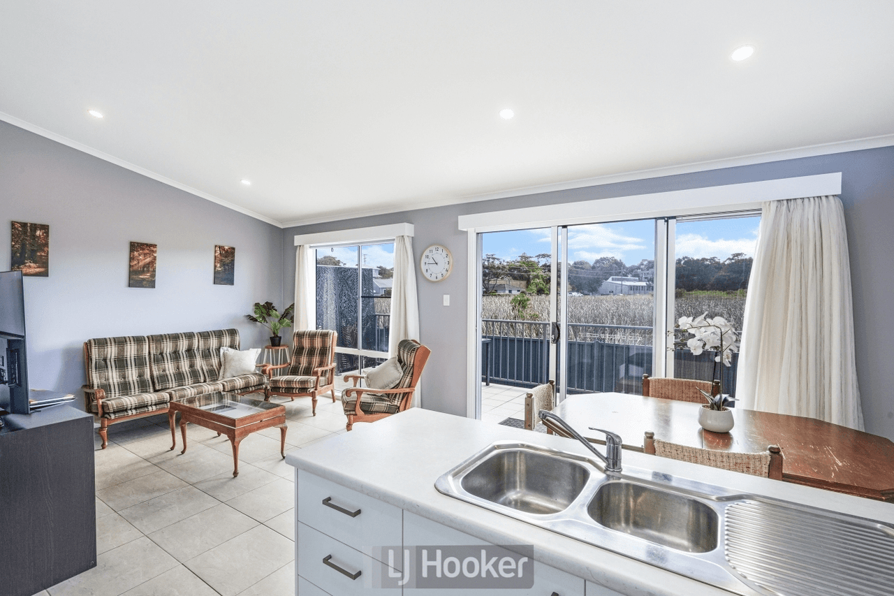 242/687 Pacific Highway, BELMONT, NSW 2280