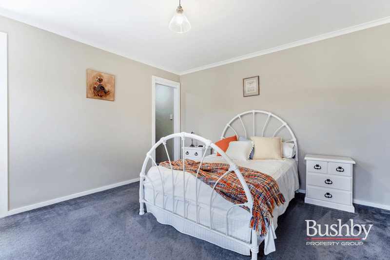 2 Pocket Place, NEWNHAM, TAS 7248