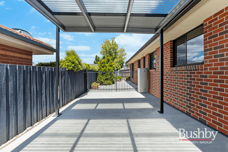 2 Pocket Place, NEWNHAM, TAS 7248