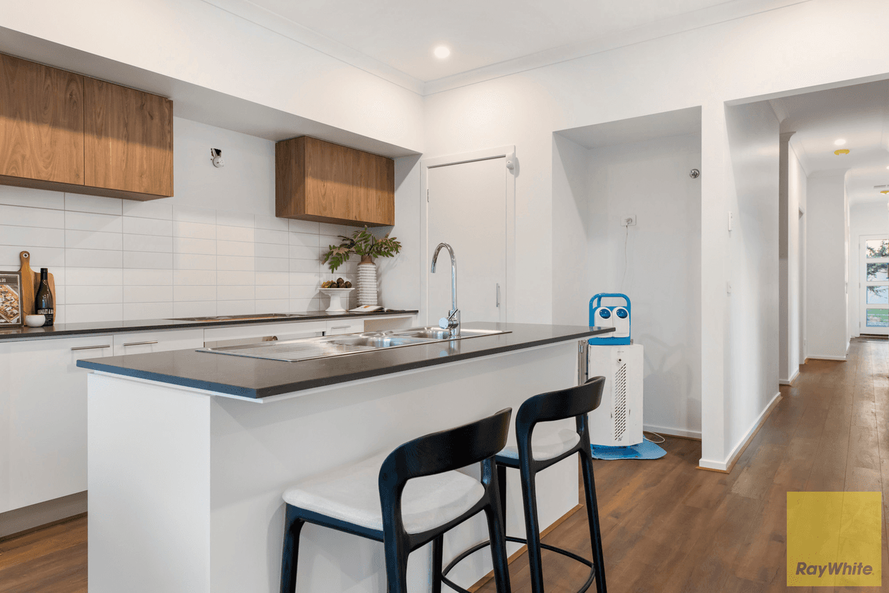 10 Merapi Grove, TRUGANINA, VIC 3029