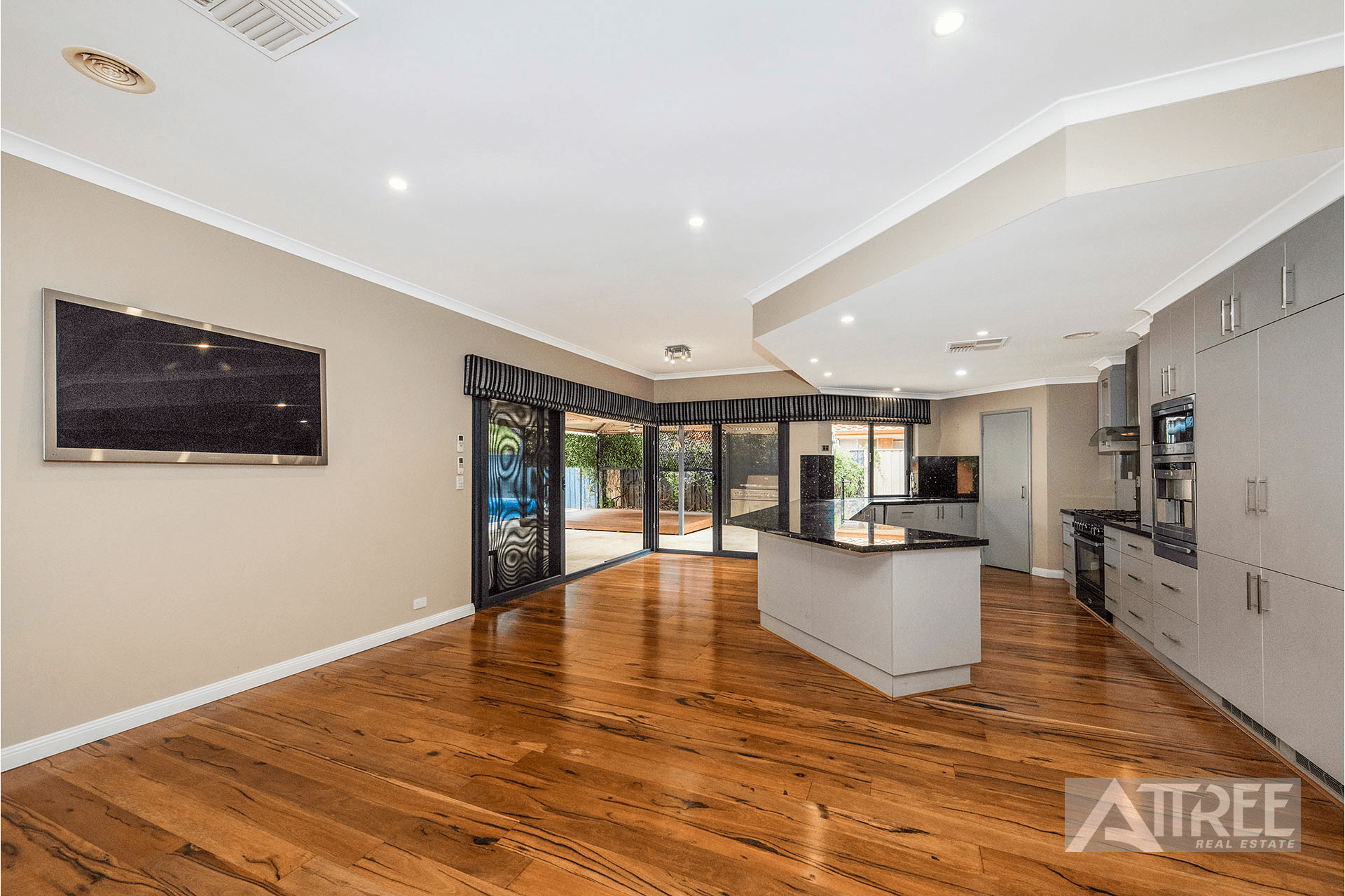 2 Sanctuary Avenue, Canning Vale, WA 6155