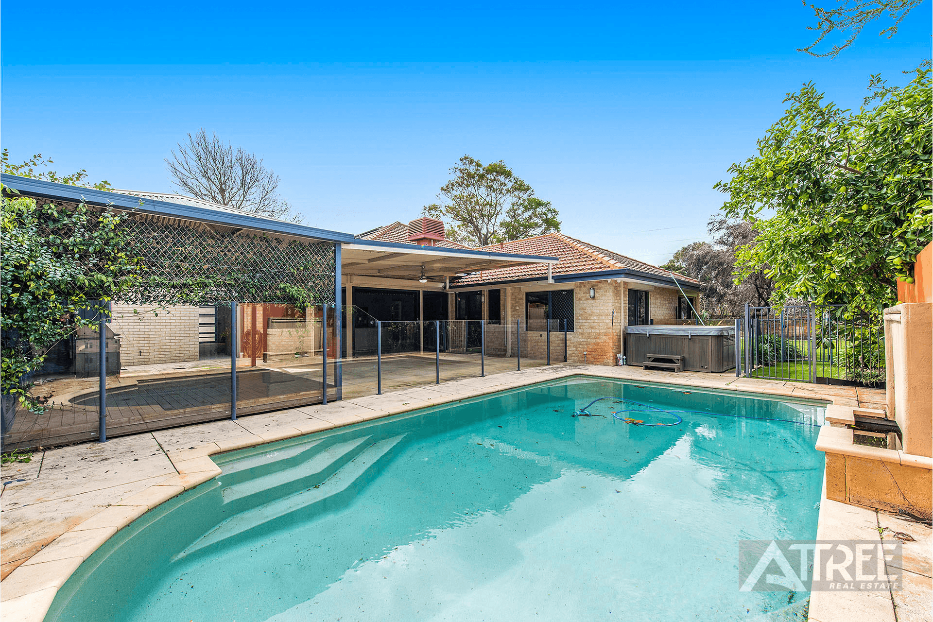 2 Sanctuary Avenue, Canning Vale, WA 6155