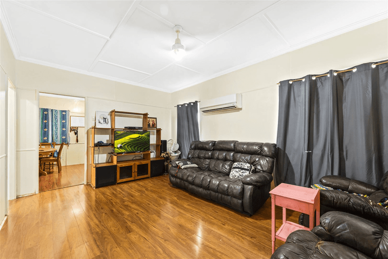 37 Cunliffe Street, Oakey, QLD 4401