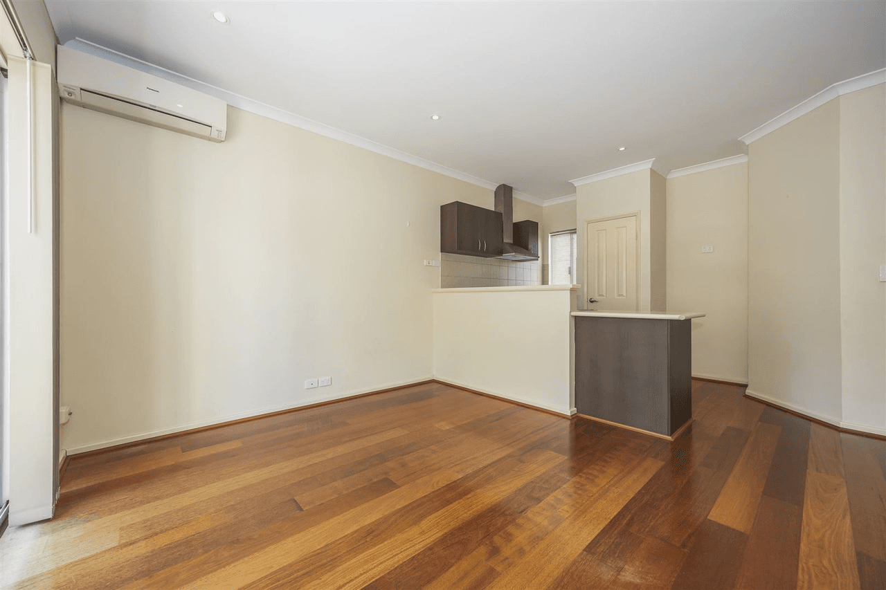 7/3  Dodd Street, Hamilton Hill, WA 6163