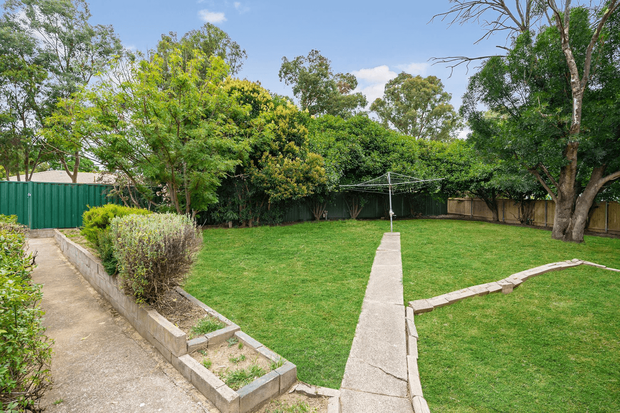 13 Landale Place, CHARNWOOD, ACT 2615