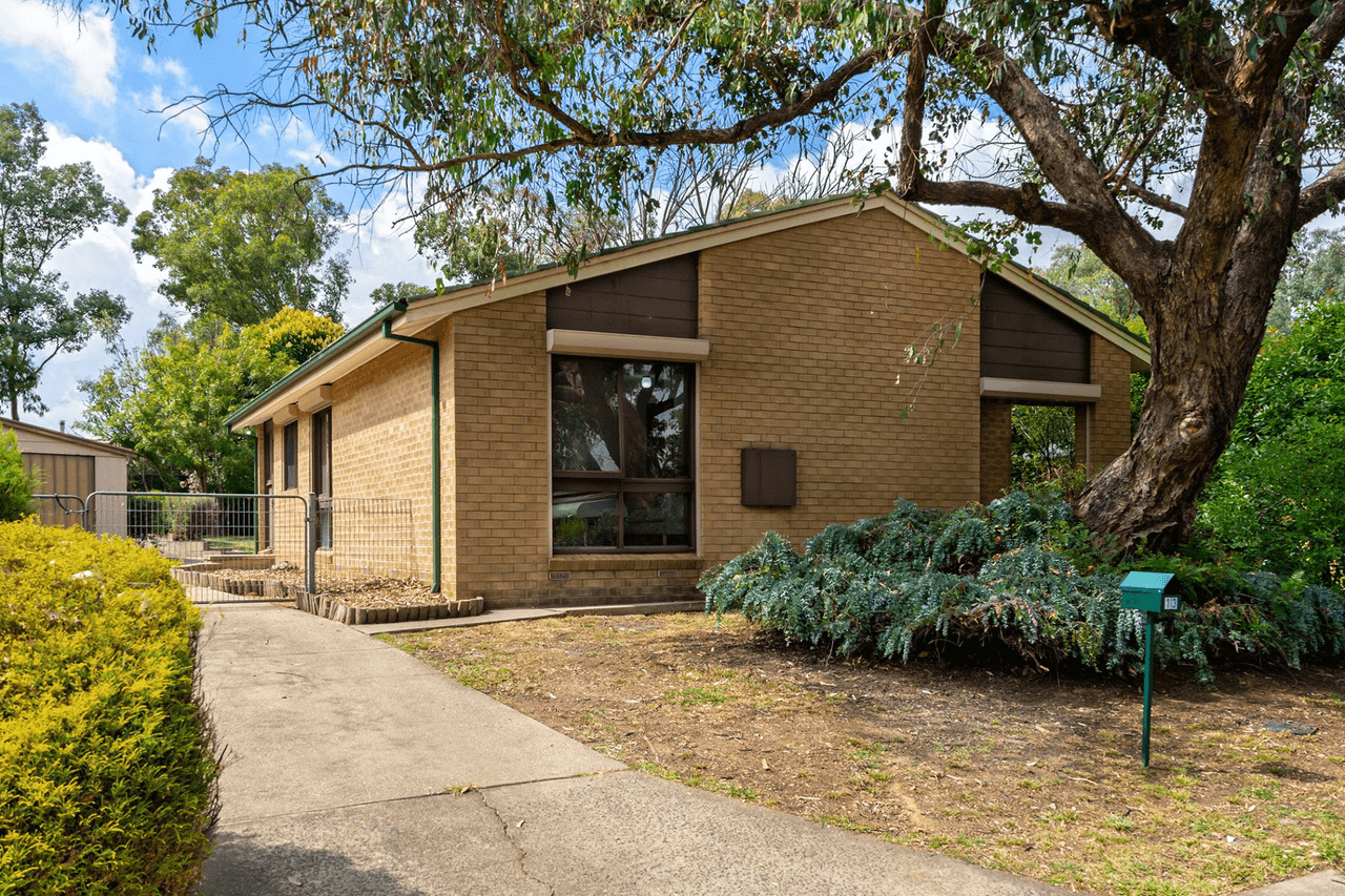 13 Landale Place, CHARNWOOD, ACT 2615