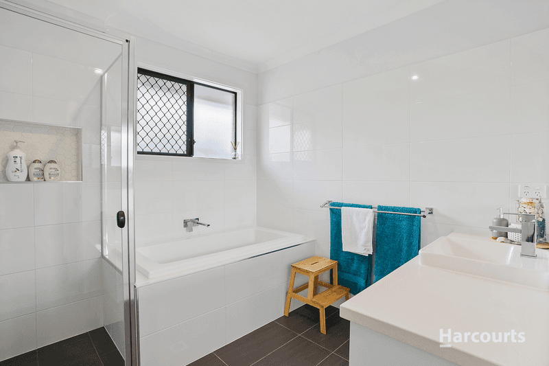 16 Cummings Crescent, Cumbalum, NSW 2478