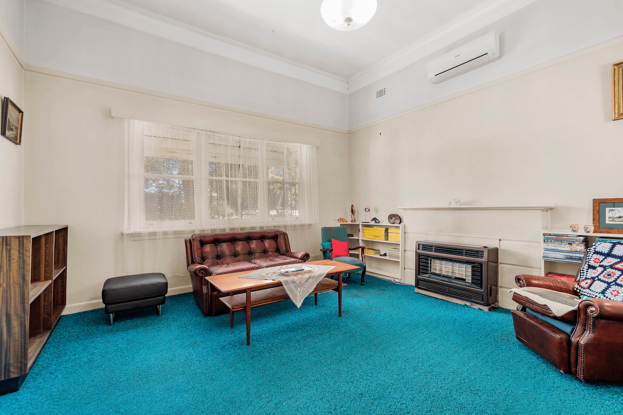 2 The Avenue, OAKLEIGH, VIC 3166