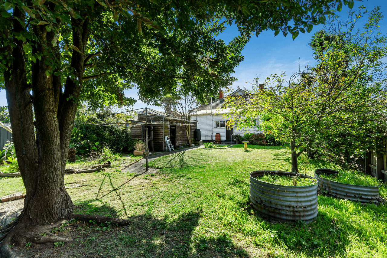 2 The Avenue, OAKLEIGH, VIC 3166