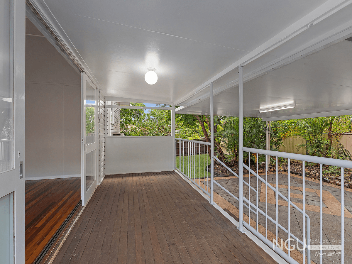 17 Hayes Street, Raceview, QLD 4305