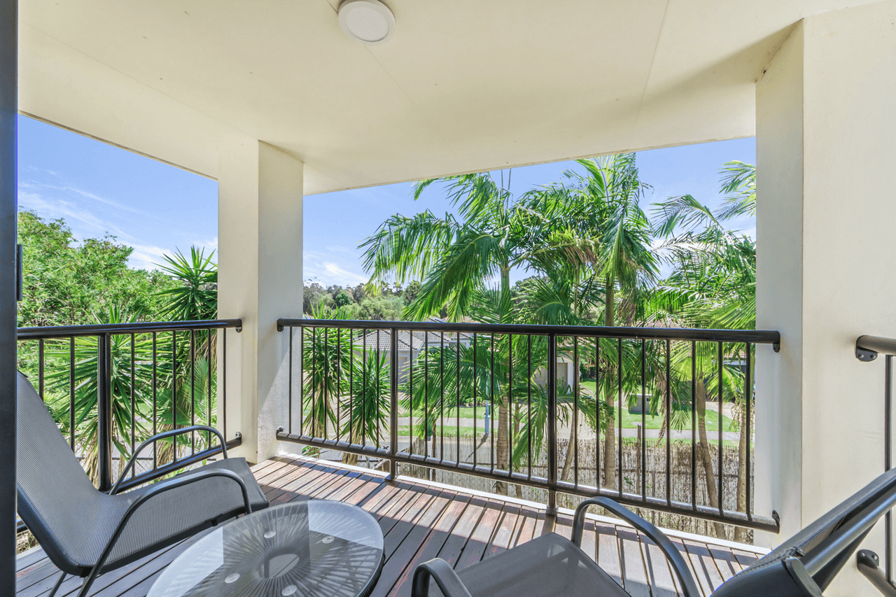 102/2 Gentian Drive, ARUNDEL, QLD 4214