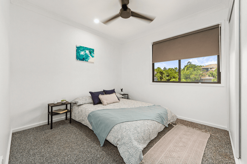 102/2 Gentian Drive, ARUNDEL, QLD 4214