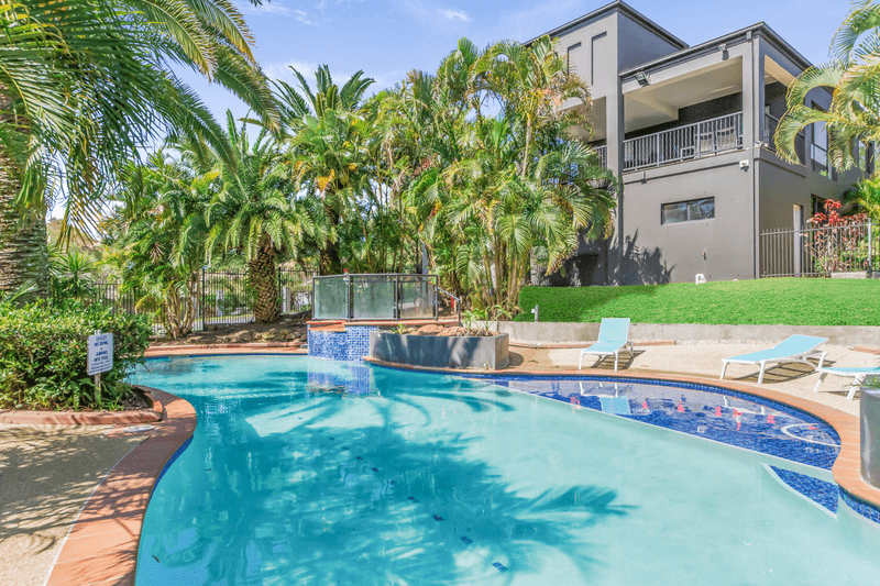 102/2 Gentian Drive, ARUNDEL, QLD 4214