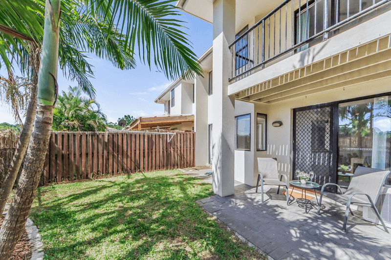 102/2 Gentian Drive, ARUNDEL, QLD 4214