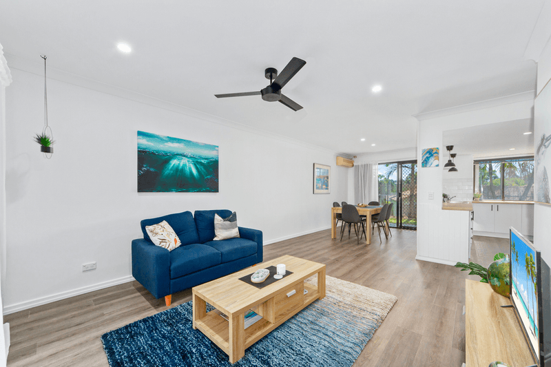 102/2 Gentian Drive, ARUNDEL, QLD 4214