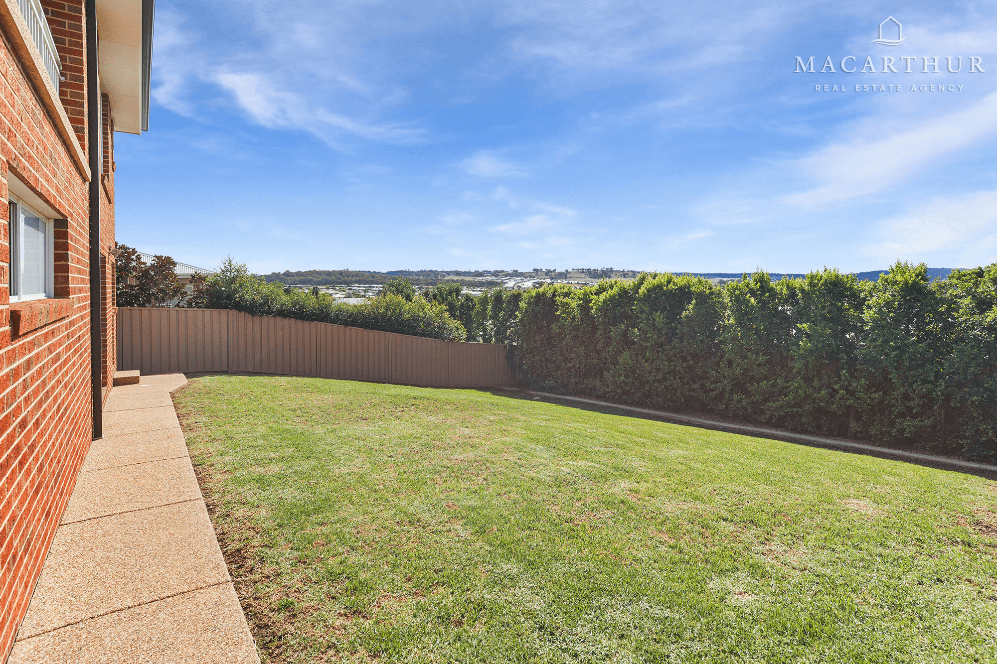 102 Brooklyn Drive, Bourkelands, NSW 2650