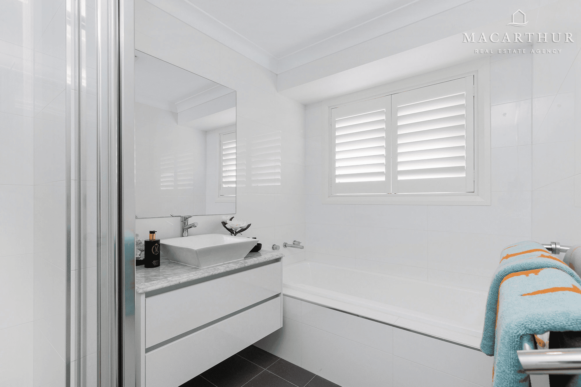 102 Brooklyn Drive, Bourkelands, NSW 2650