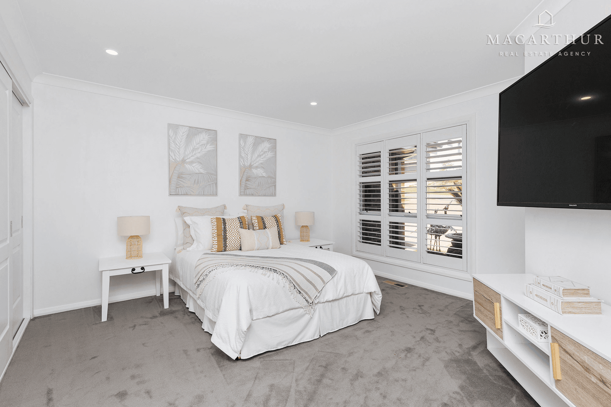 102 Brooklyn Drive, Bourkelands, NSW 2650