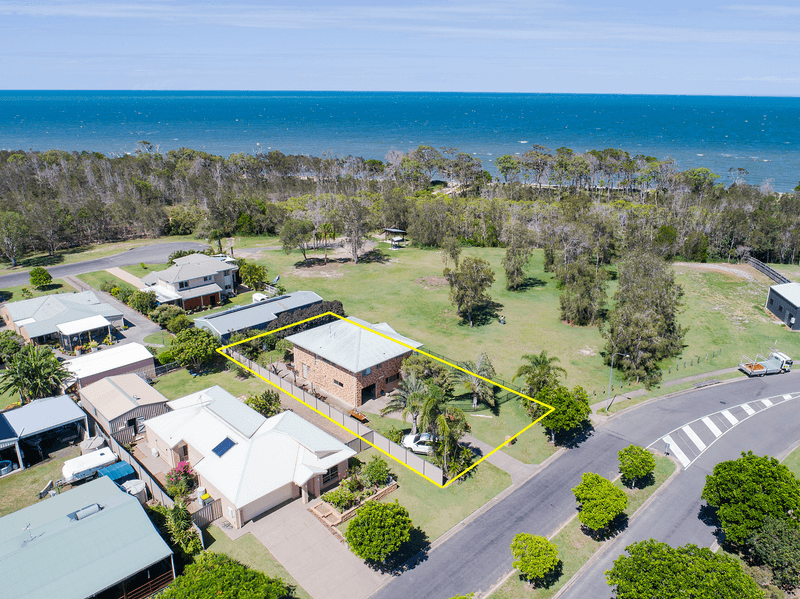 48 Beach Drive, BURRUM HEADS, QLD 4659