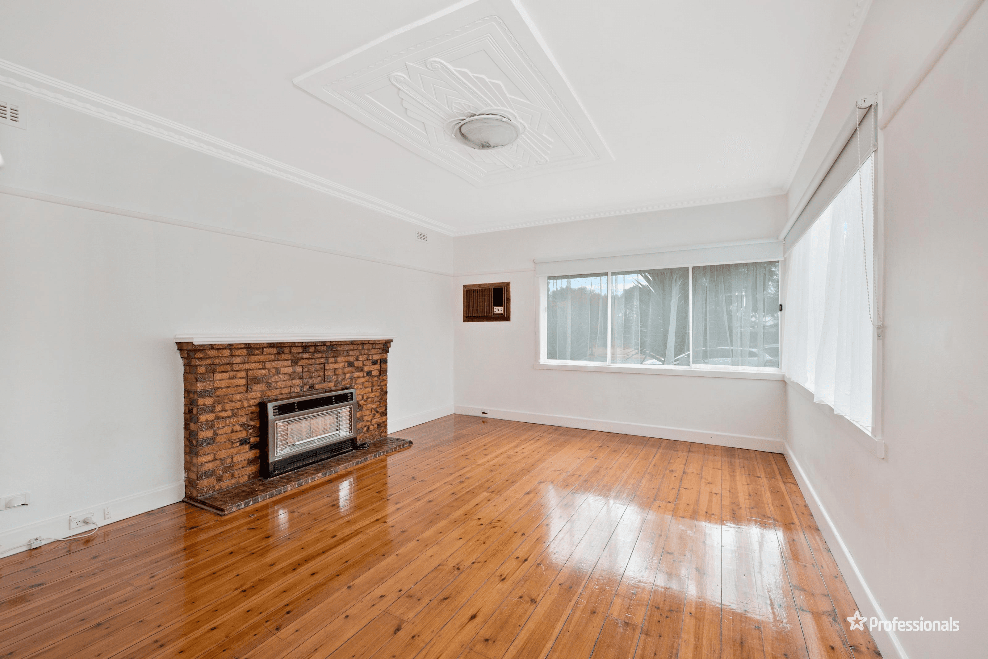 14 Tarneit Road, WERRIBEE, VIC 3030