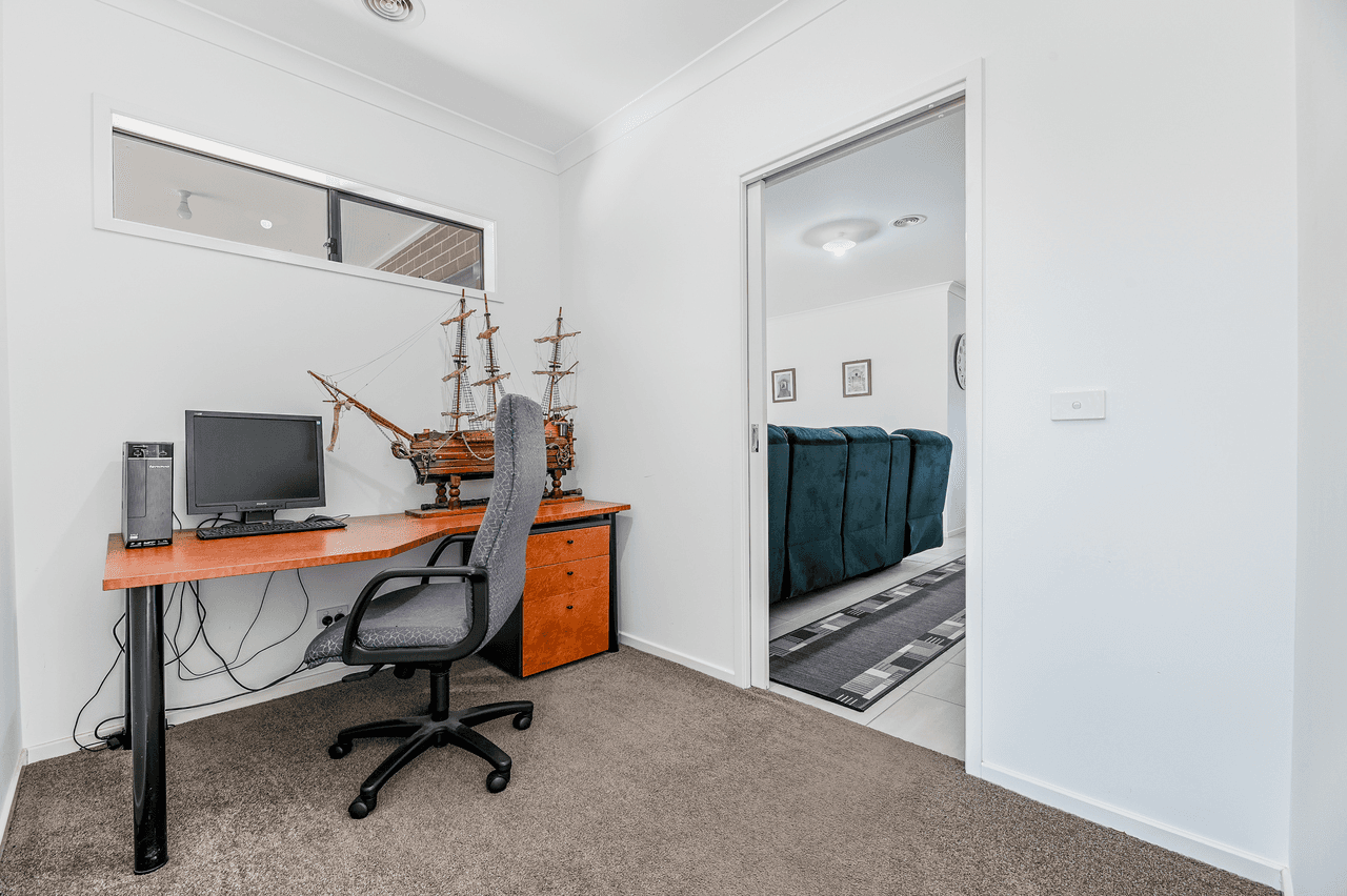 19 Fleuve Rise, CLYDE NORTH, VIC 3978