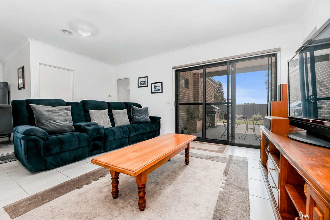 19 Fleuve Rise, CLYDE NORTH, VIC 3978