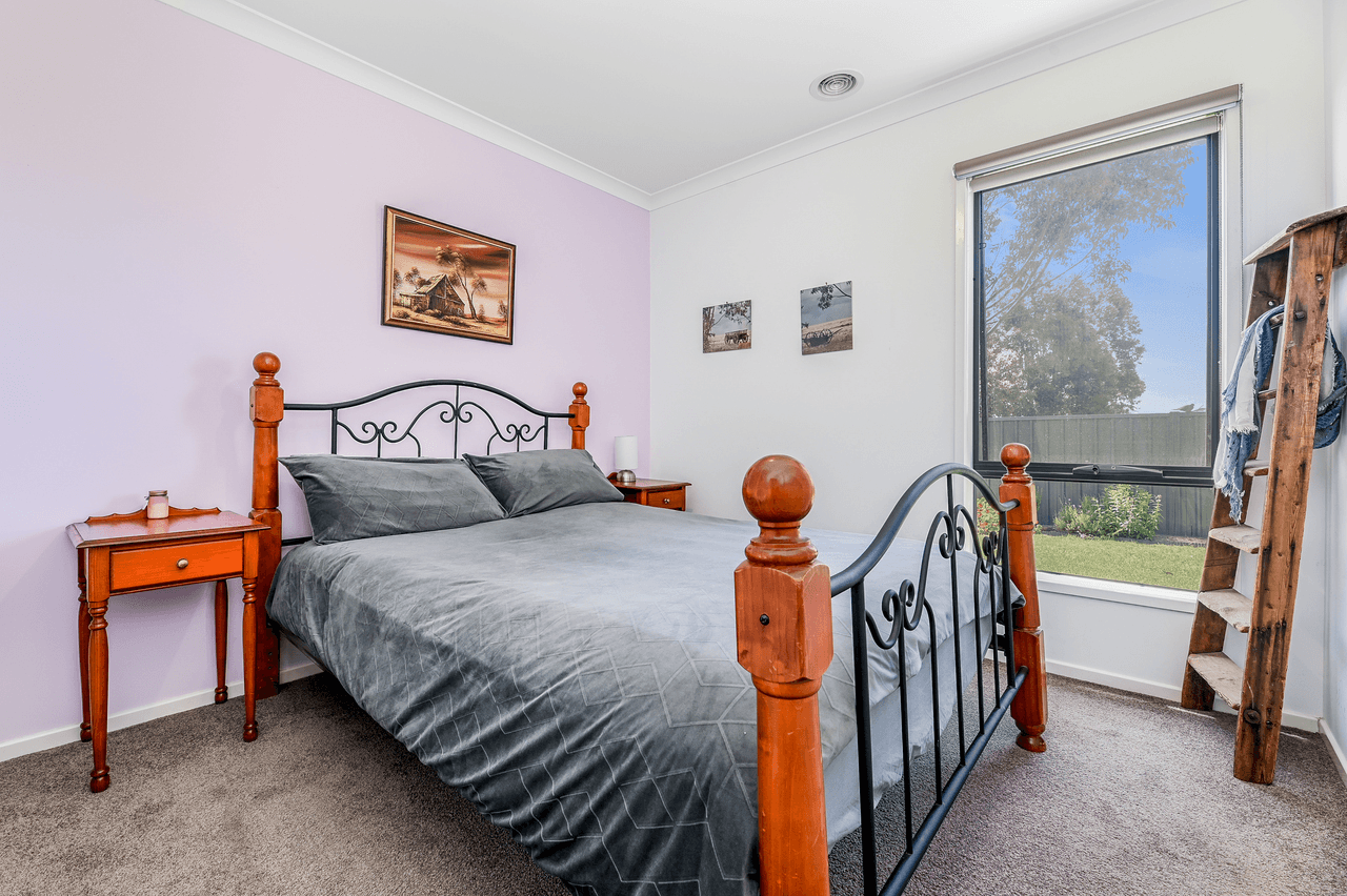 19 Fleuve Rise, CLYDE NORTH, VIC 3978