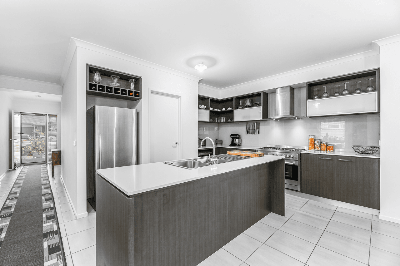 19 Fleuve Rise, CLYDE NORTH, VIC 3978