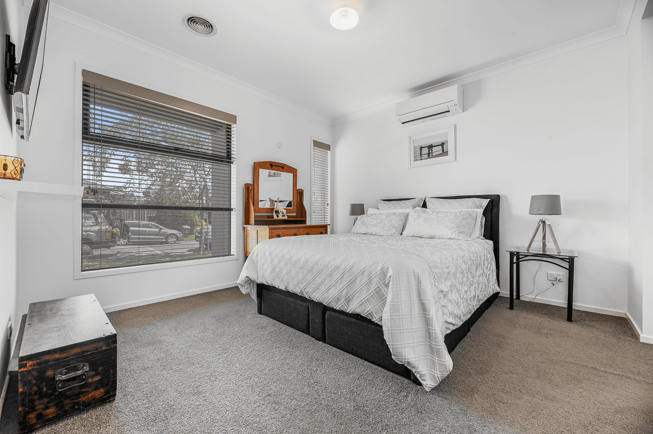 19 Fleuve Rise, CLYDE NORTH, VIC 3978