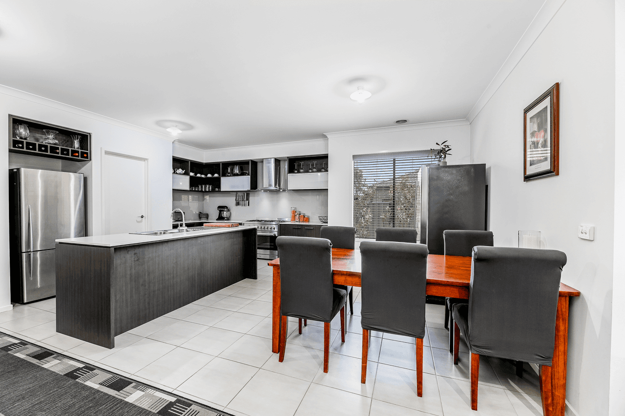 19 Fleuve Rise, CLYDE NORTH, VIC 3978