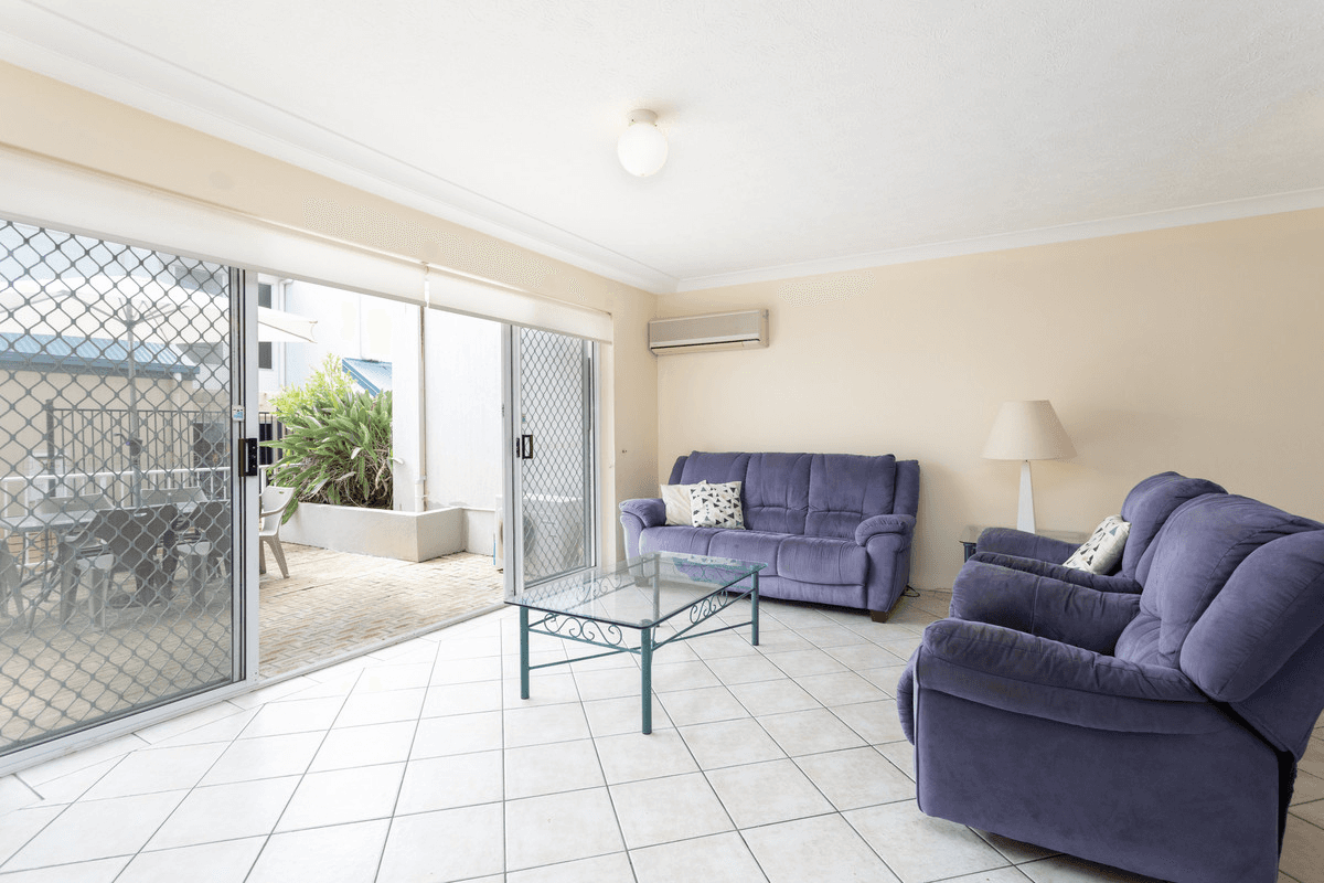 4/6 Back Street, BIGGERA WATERS, QLD 4216