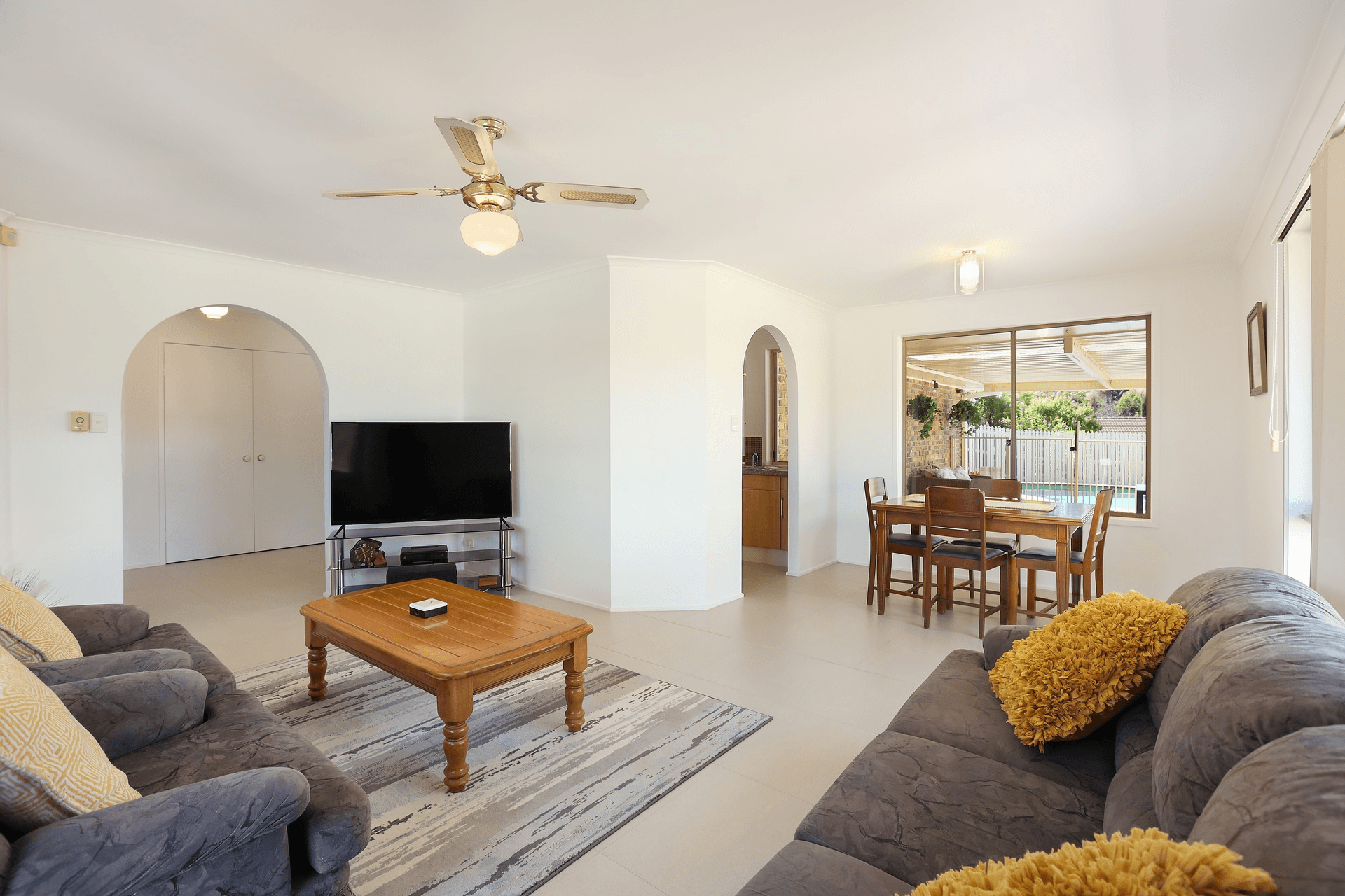 23 Watford Crescent, MOLENDINAR, QLD 4214