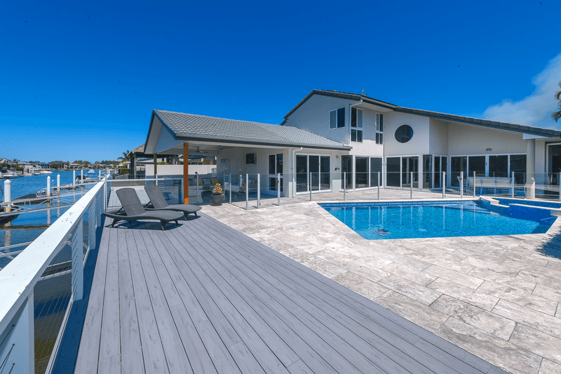 151 Pebble Beach Drive, RUNAWAY BAY, QLD 4216