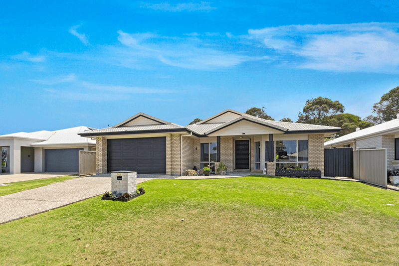 65 Lennox Circuit, POTTSVILLE, NSW 2489