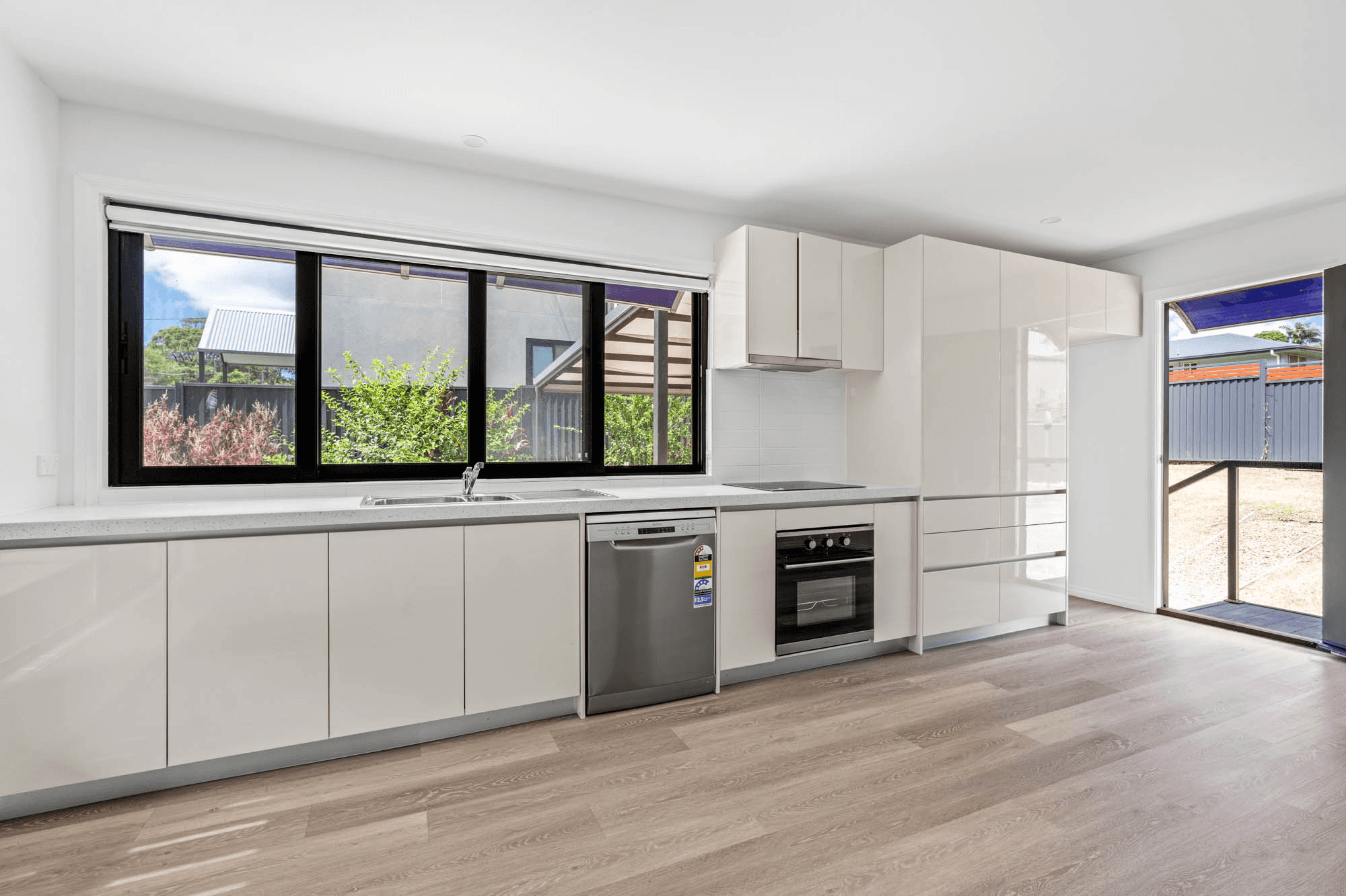 28 Kings Road, RUSSELL ISLAND, QLD 4184
