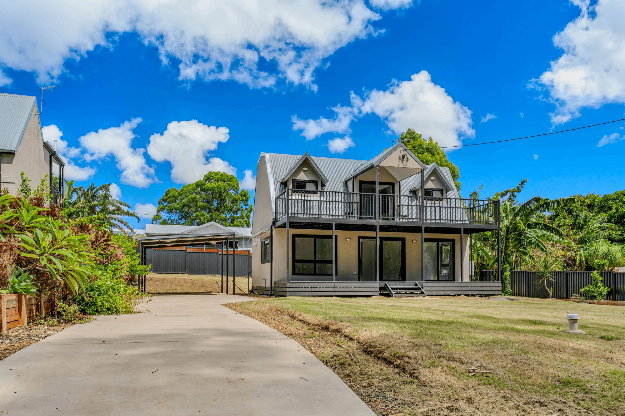 28 Kings Road, RUSSELL ISLAND, QLD 4184