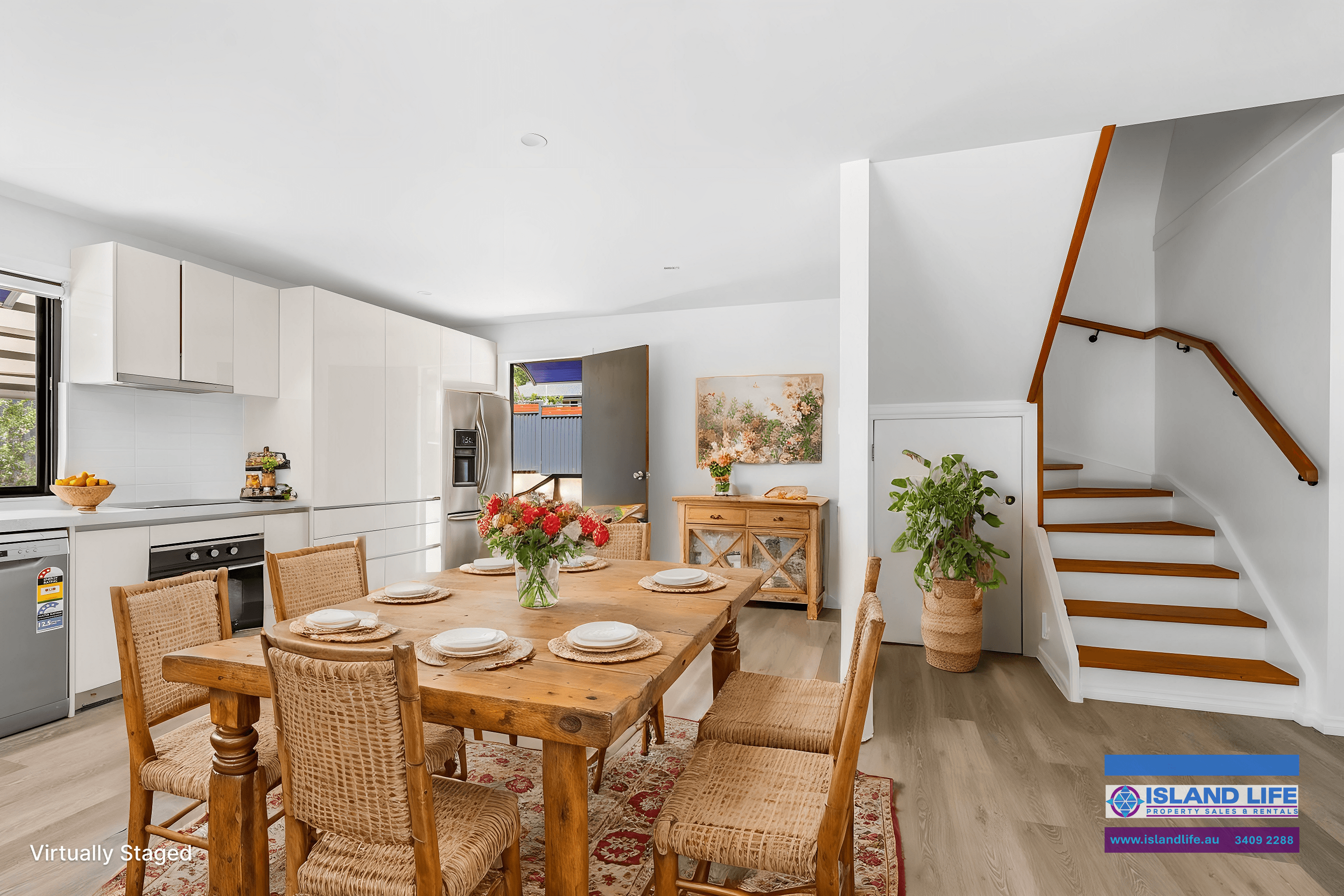 28 Kings Road, RUSSELL ISLAND, QLD 4184
