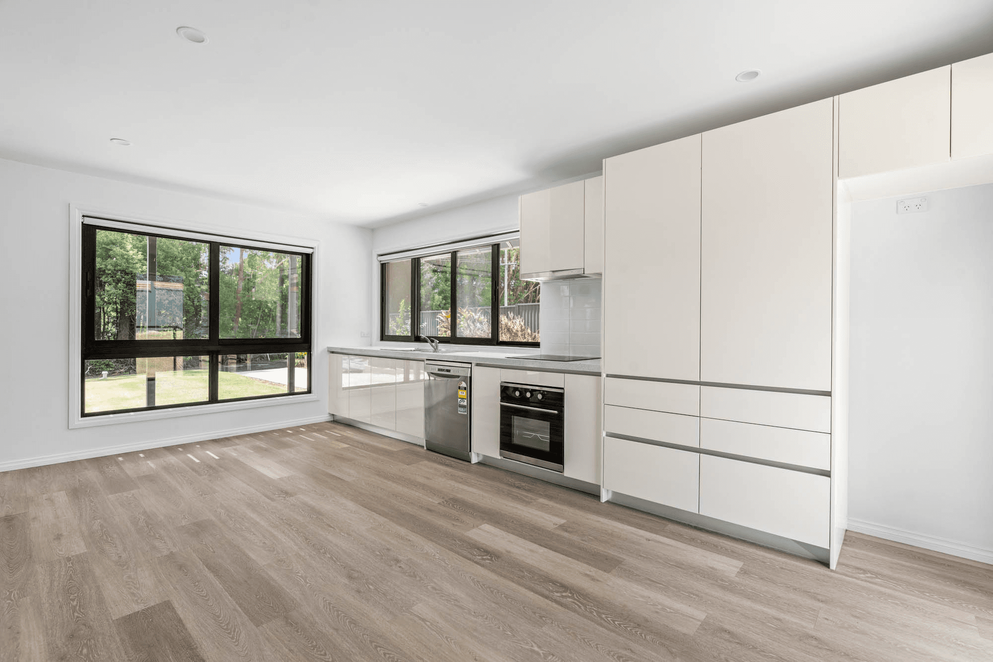 28 Kings Road, RUSSELL ISLAND, QLD 4184