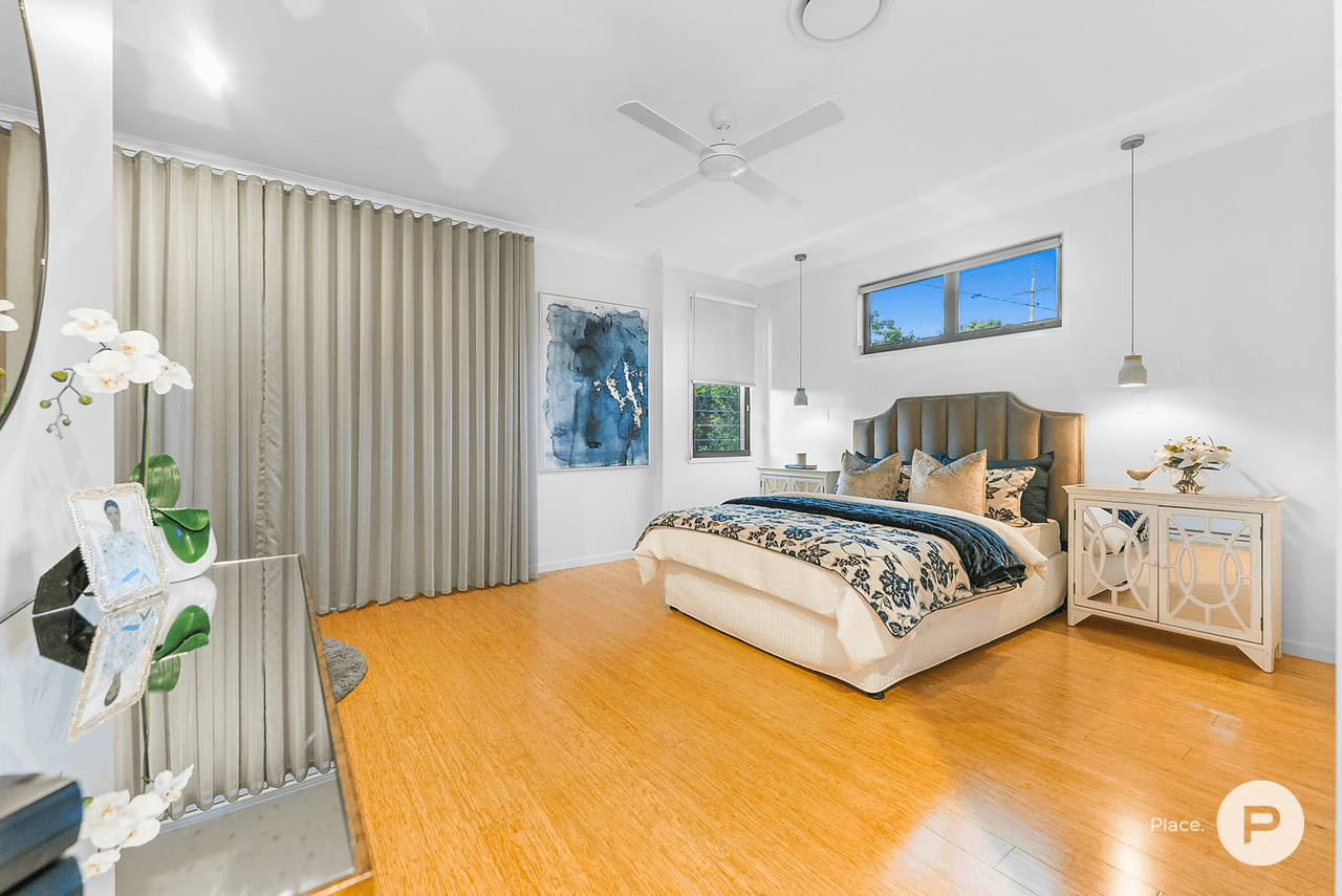 298 Rode Road, Wavell Heights, QLD 4012