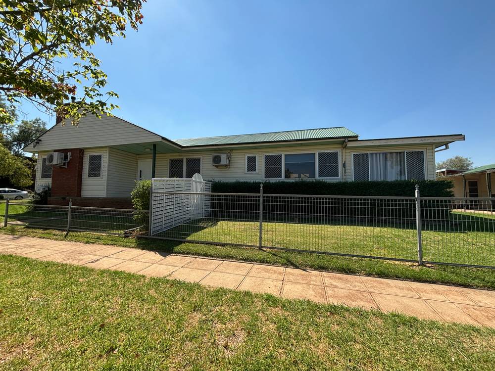 1 Albert Street, Parkes, NSW 2870